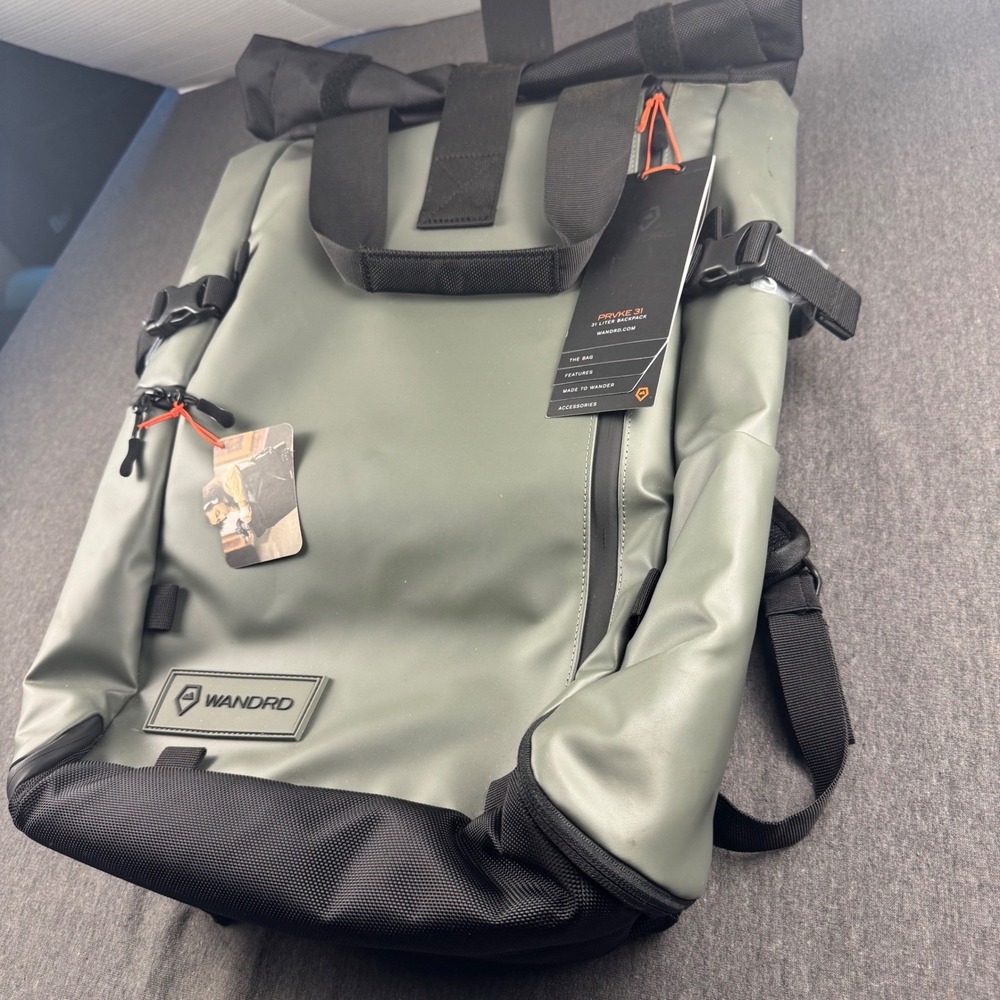 WANDRD PRVKE 31 Liter Backpack Sage Green Camera Laptop Travel Bag NEW - Picture 3 of 16